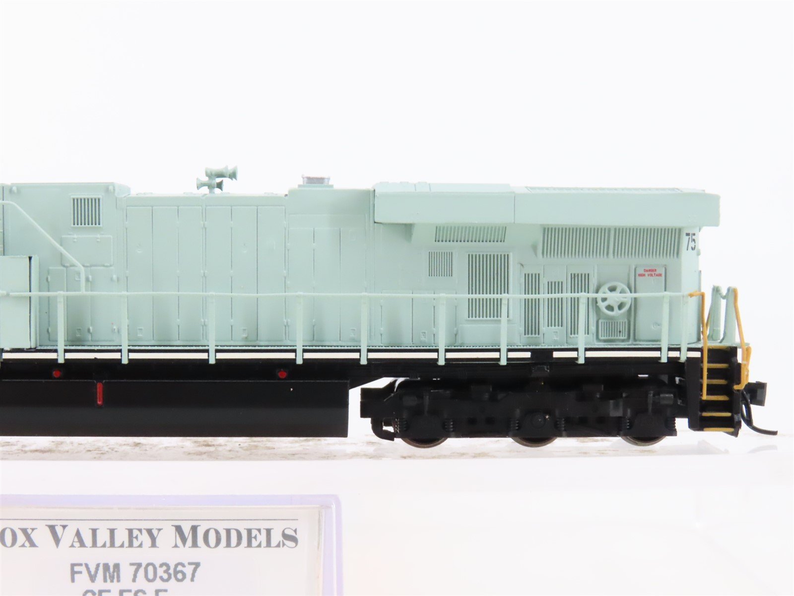 N Scale Fox Valley FVM 70367 NS Primer Paint ES40DC Diesel Locomotive #7533