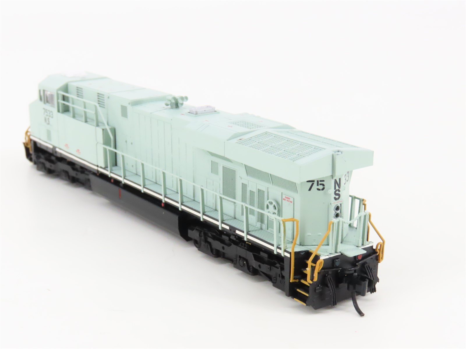 N Scale Fox Valley FVM 70367 NS Primer Paint ES40DC Diesel Locomotive #7533