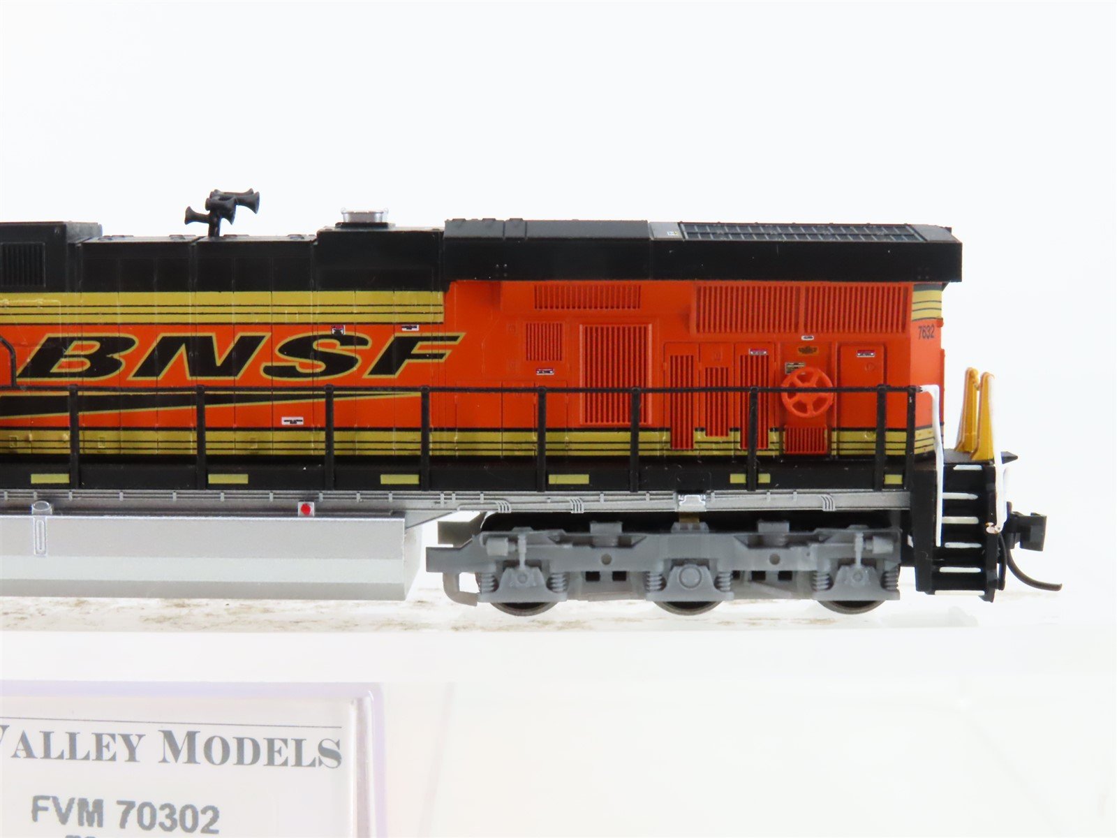 N Scale Fox Valley FVM 70302 BNSF Railway ES44AC Diesel Locomotive #7632