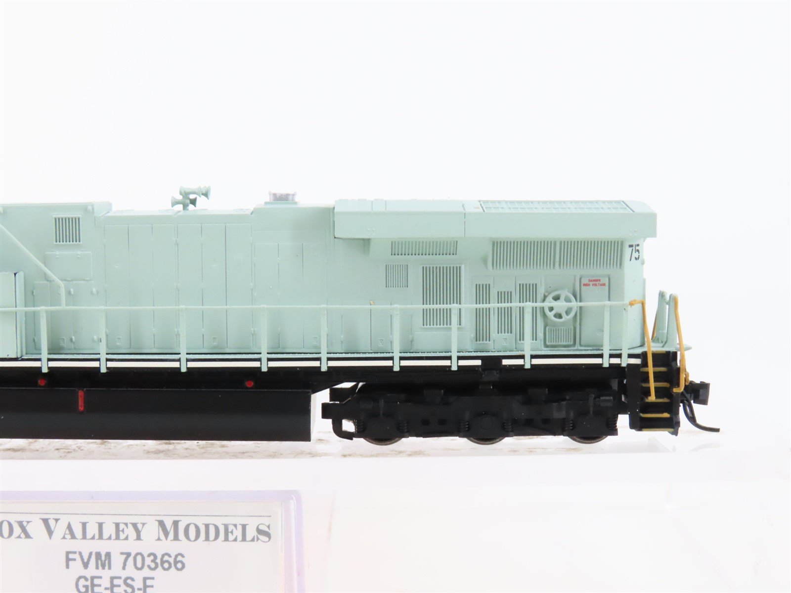 N Scale Fox Valley FVM 70366 NS Primer Paint ES40DC Diesel Locomotive #7525