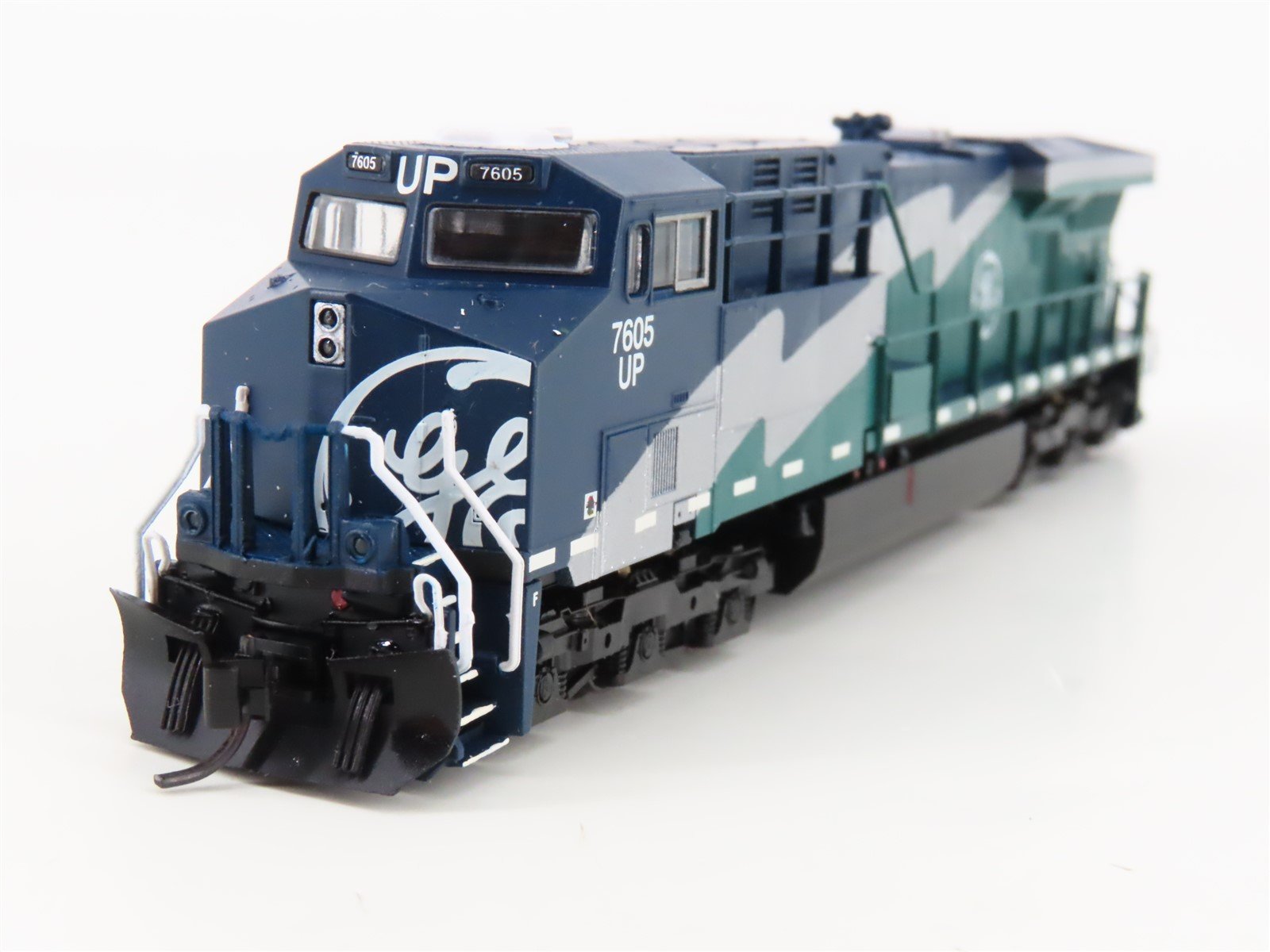 N Scale Fox Valley FVM 70111 UP GE Demonstrator ES44AC Diesel Locomotive #7605