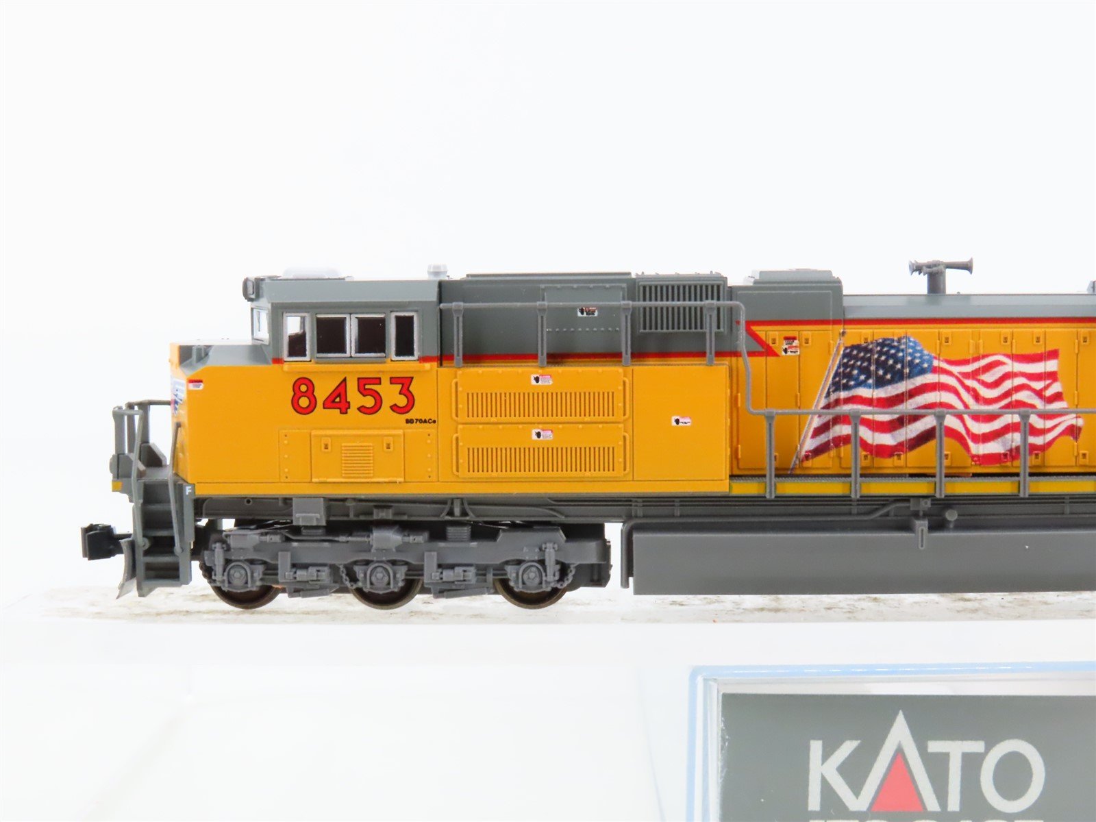 N Scale KATO 176-8425 UP Union Pacific SD70ACe Diesel Locomotive #8453