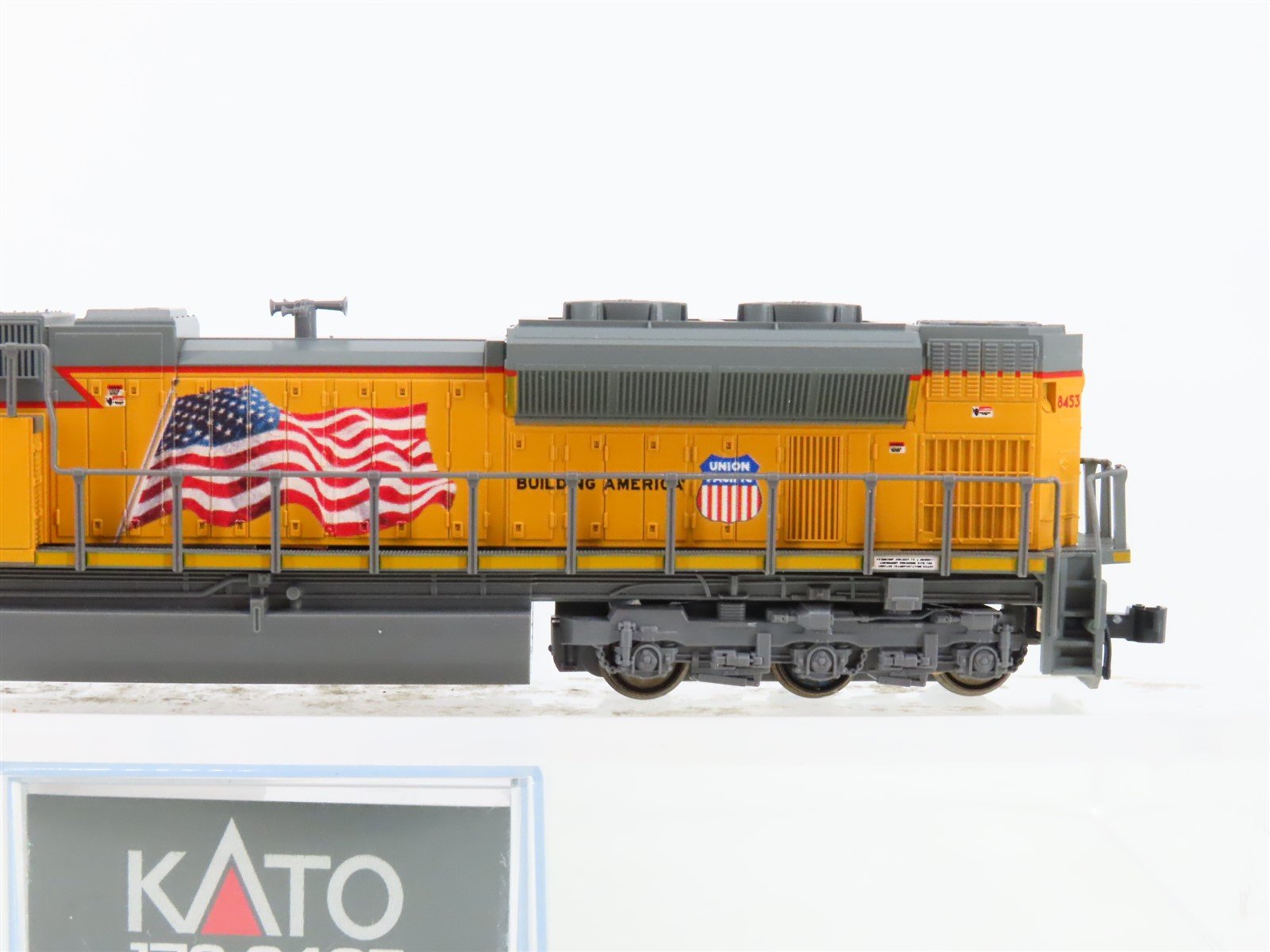 N Scale KATO 176-8425 UP Union Pacific SD70ACe Diesel Locomotive #8453