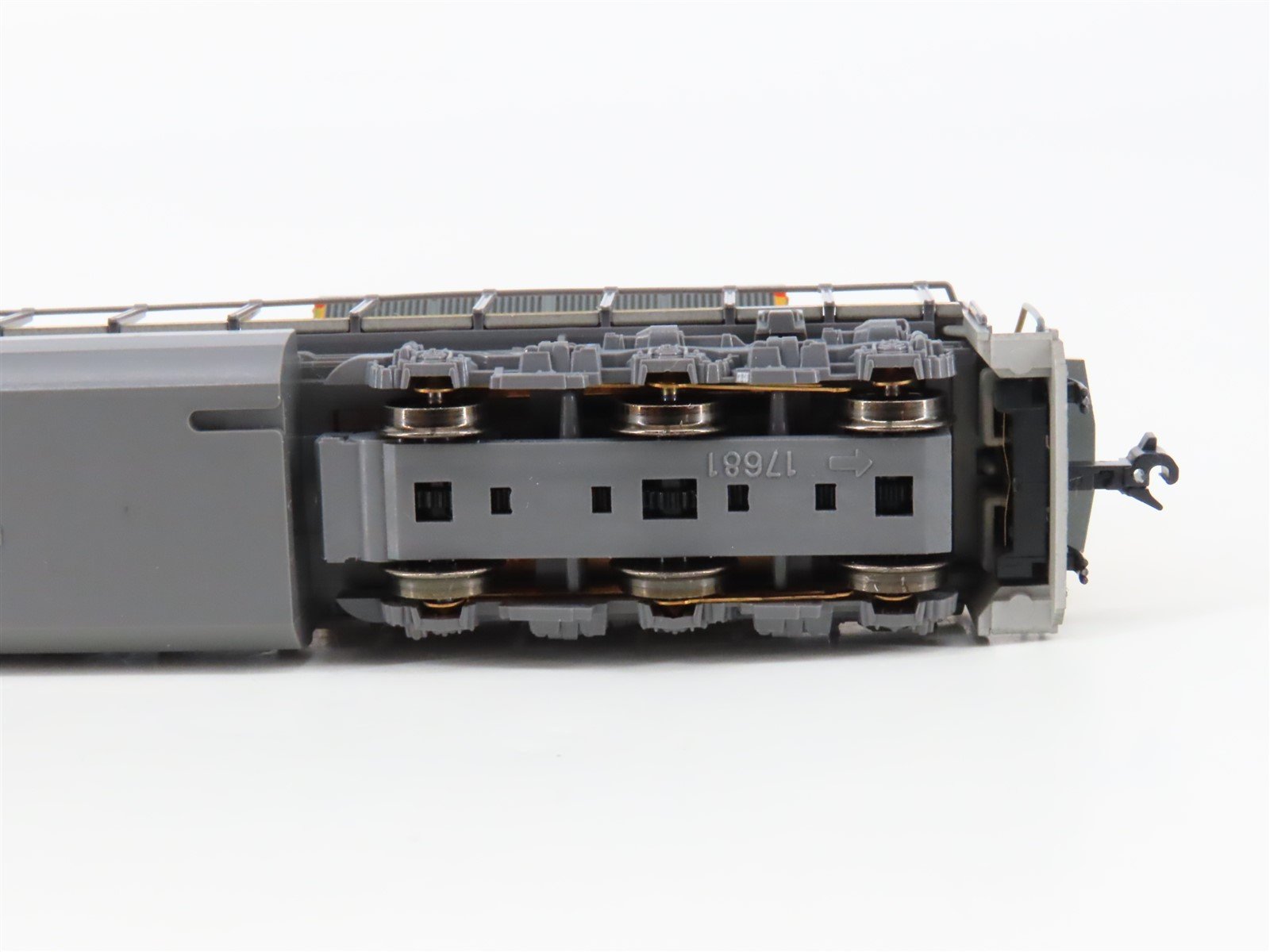 N Scale KATO 176-8425 UP Union Pacific SD70ACe Diesel Locomotive #8453