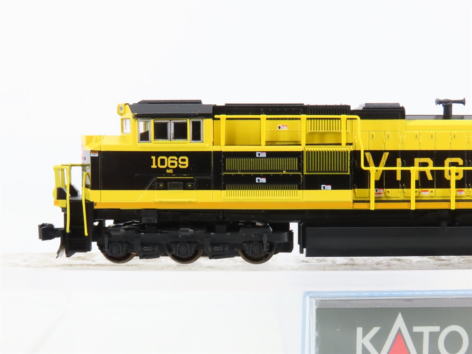 N Scale KATO 176-8505 NS Virginian Heritage SD70ACe Diesel Locomotive #1069