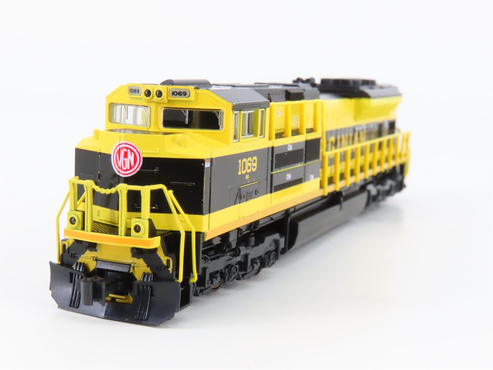 N Scale KATO 176-8505 NS Virginian Heritage SD70ACe Diesel Locomotive #1069