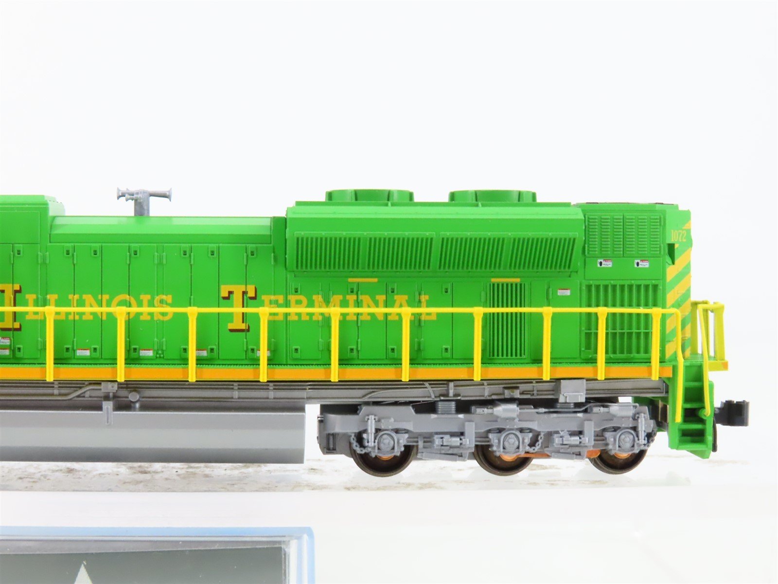 N Scale KATO 176-8502 NS Illinois Terminal Heritage SD70ACe Diesel Loco #1072