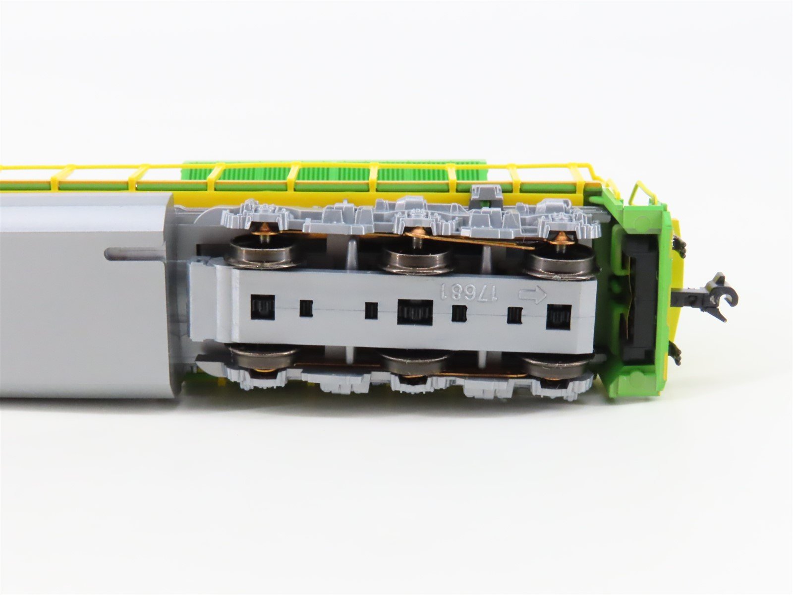 N Scale KATO 176-8502 NS Illinois Terminal Heritage SD70ACe Diesel Loco #1072