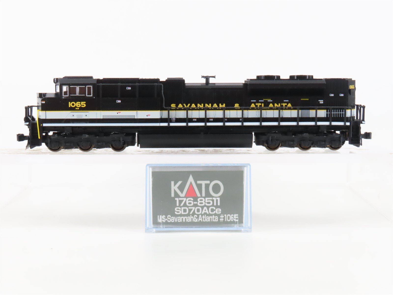 N KATO 176-8511 NS Savannah & Atlanta Heritage SD70ACe Diesel Locomotive #1065