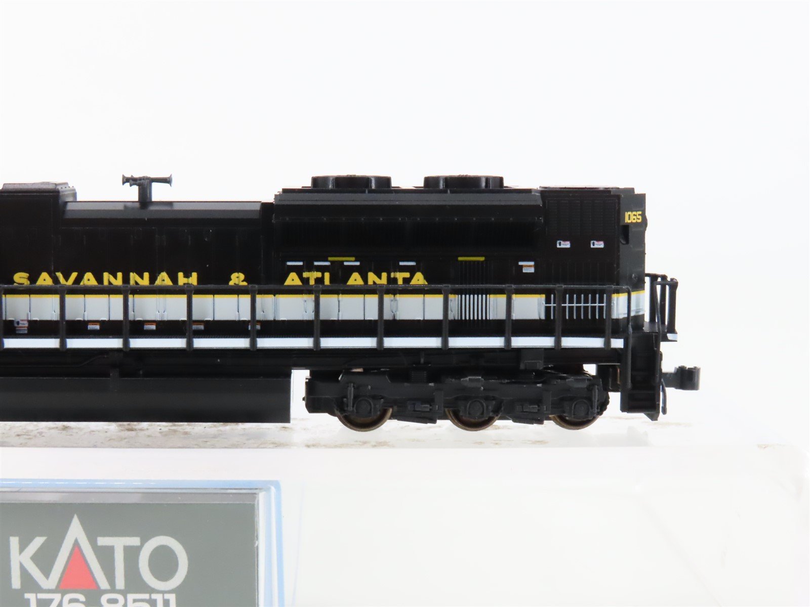 N KATO 176-8511 NS Savannah & Atlanta Heritage SD70ACe Diesel Locomotive #1065
