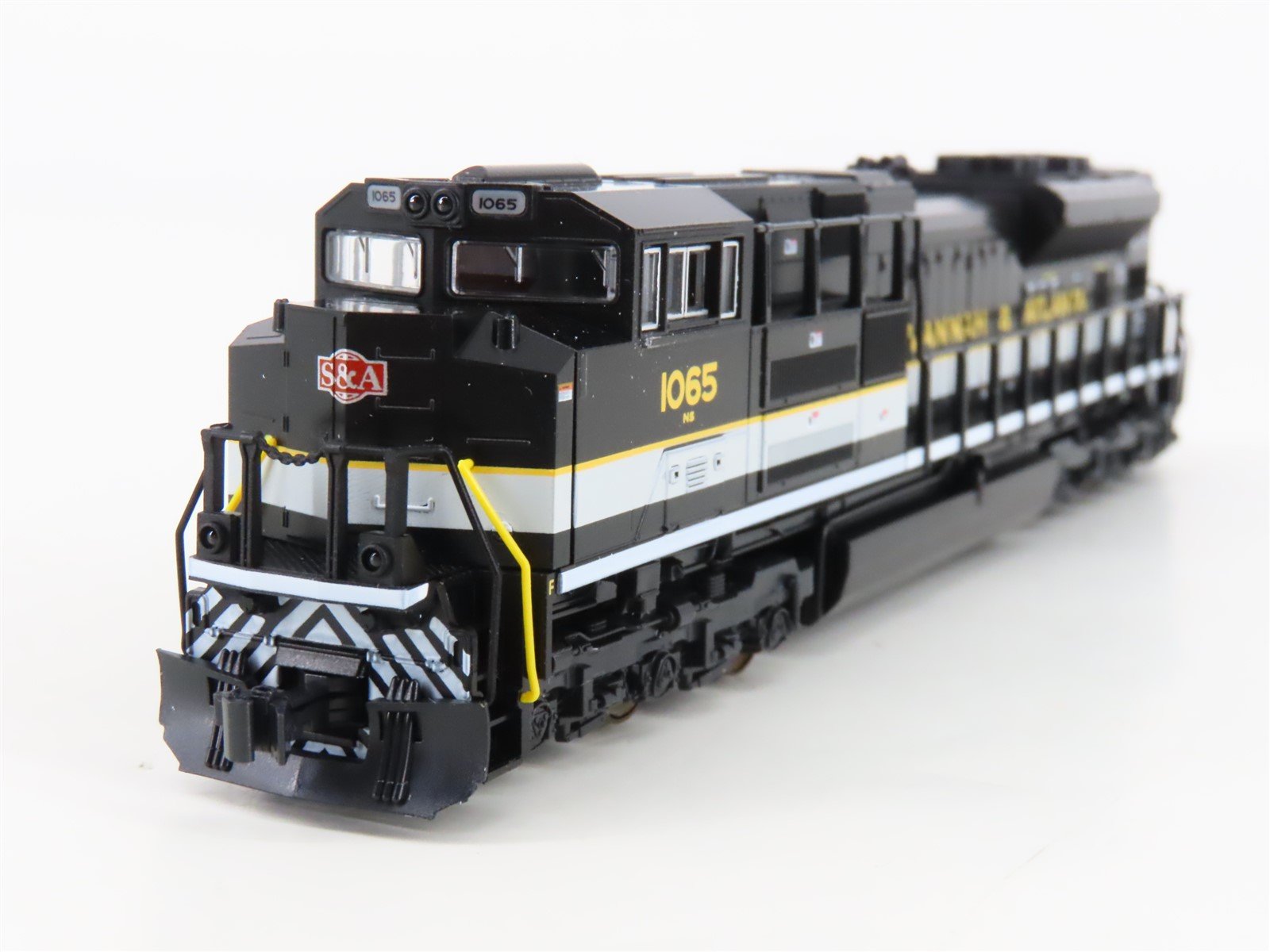 N KATO 176-8511 NS Savannah & Atlanta Heritage SD70ACe Diesel Locomotive #1065