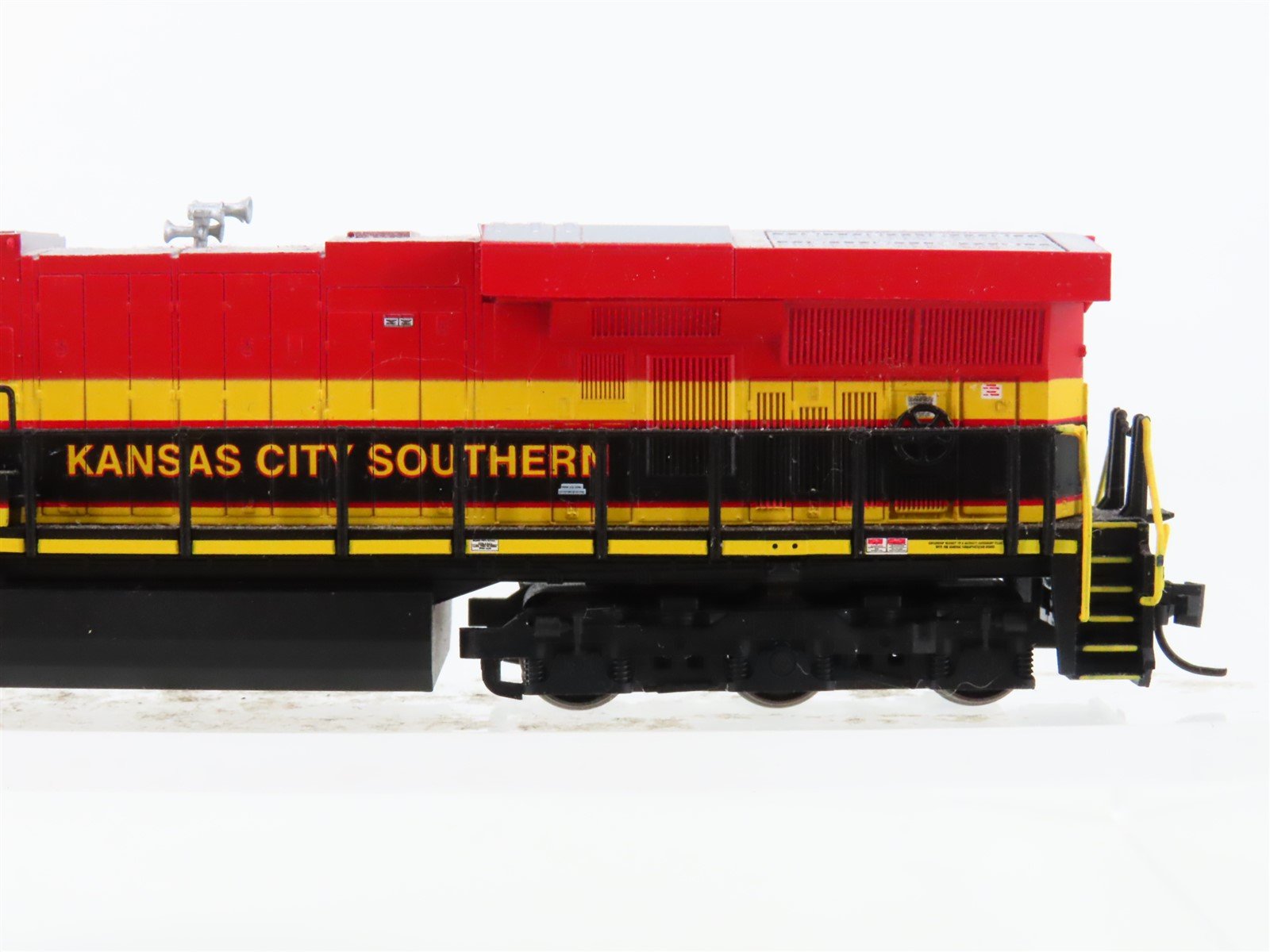 N Scale KATO KCS Kansas City Southern ES44AC Diesel Locomotive #4709
