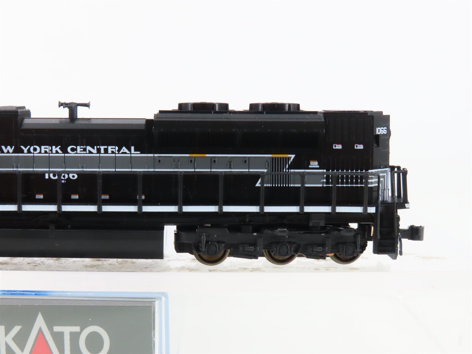 N KATO 176-8504 NS New York Central Heritage SD70ACe Diesel Locomotive #1066