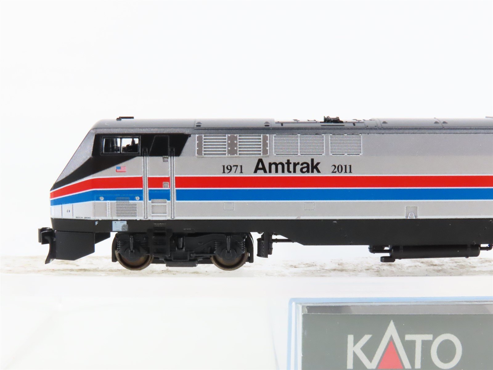 N Scale KATO 176-6023 Amtrak Phase II P42 Diesel Locomotive #66