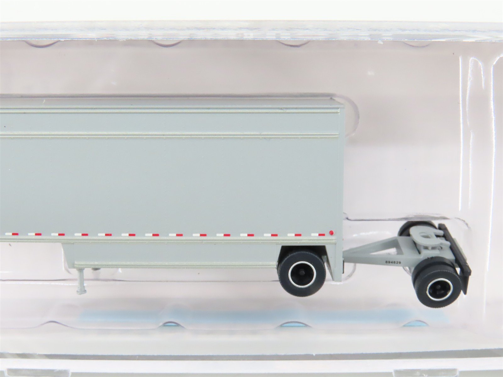 N Scale Trainworx Unlettered 28' Parcel Van Trailer #293887