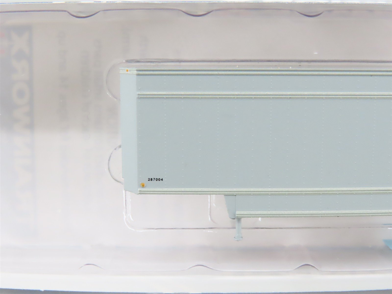 N Scale Trainworx Unlettered 28' Parcel Van Trailer #287004