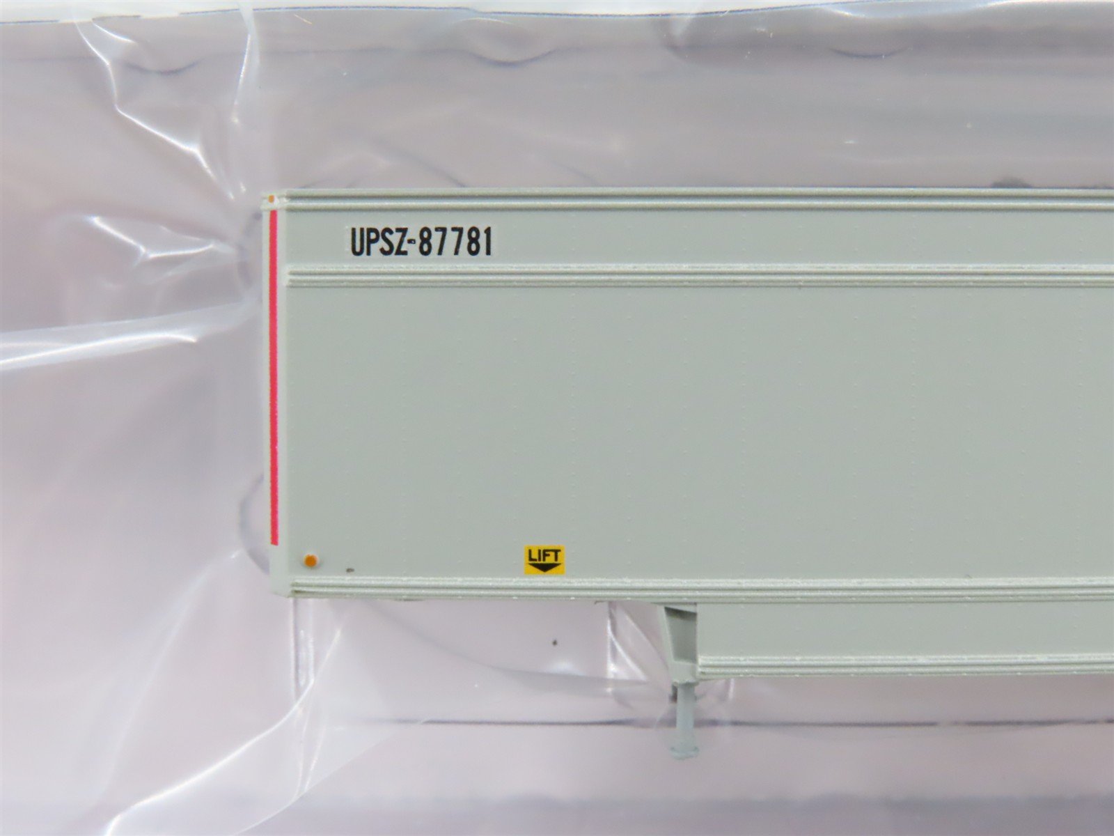 N Scale Trainworx 40144-42 UPSZ 40' Parcel Van Trailer #87781