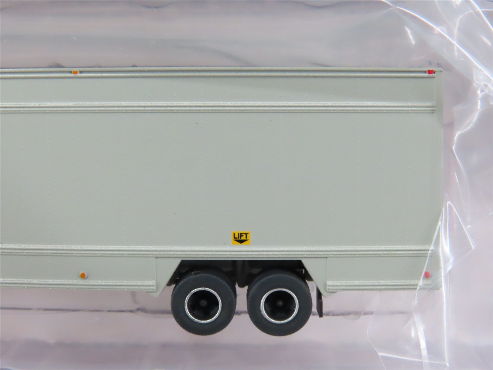 N Scale Trainworx 40144-42 UPSZ 40' Parcel Van Trailer #87781