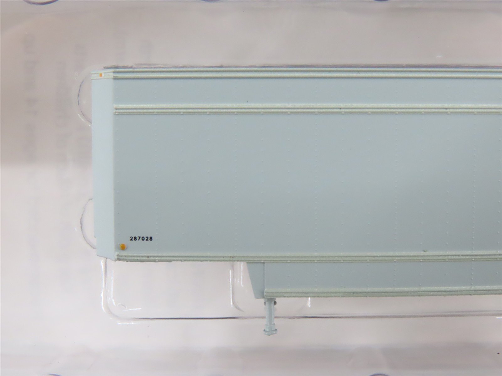 N Scale Trainworx Unlettered 28' Parcel Van Trailer #287028