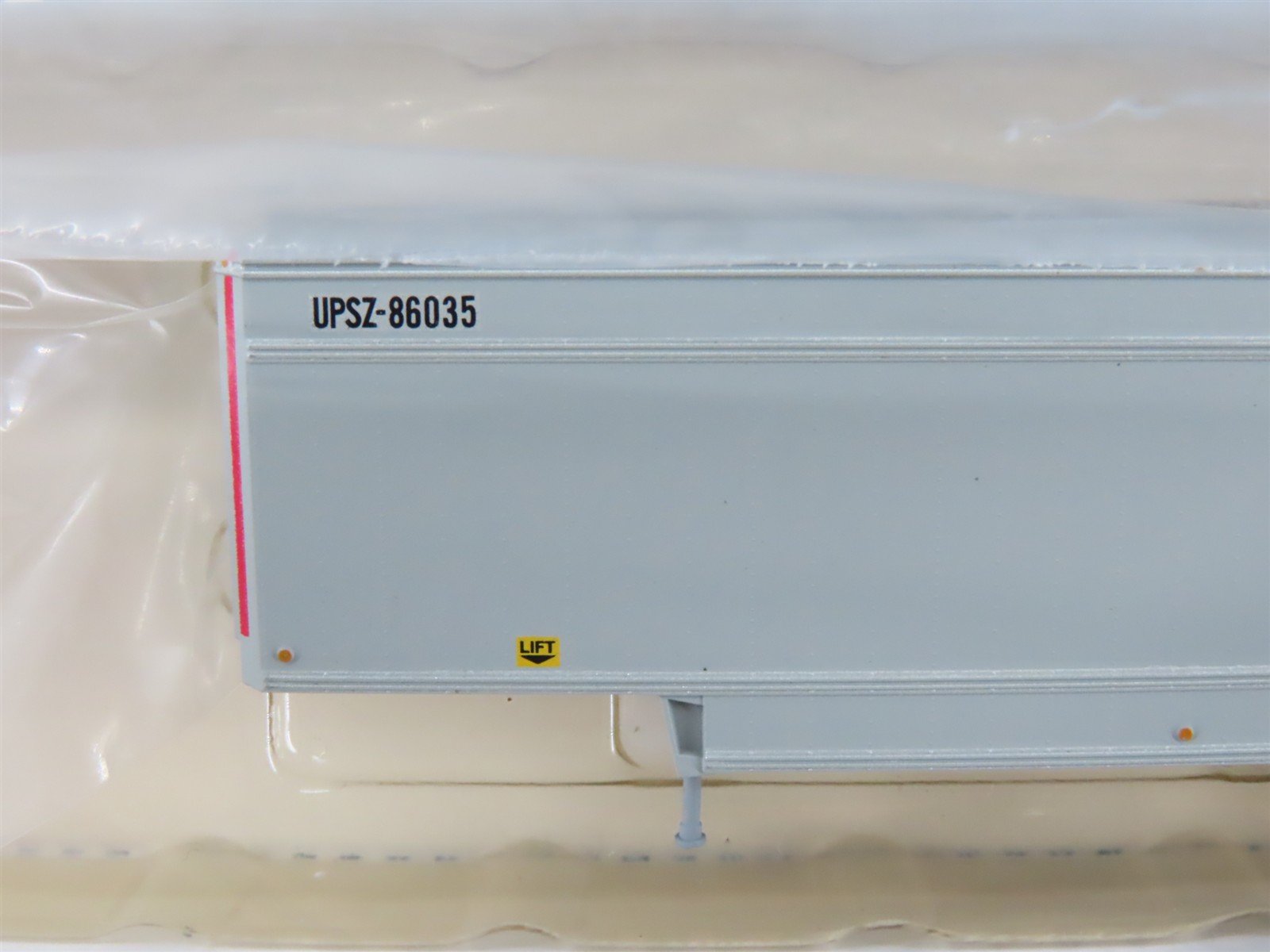 N Scale Trainworx 40144-39 UPSZ 40' Parcel Van Trailer #86035