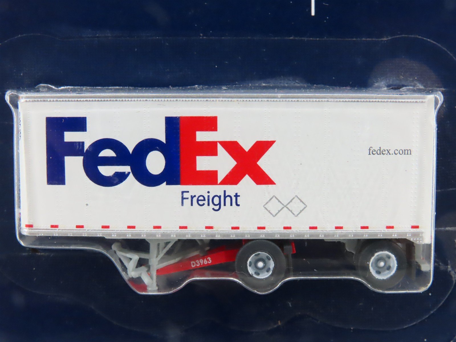N Scale TrainWorx 42889-18 FedEx 28' Pup Trailer #15757