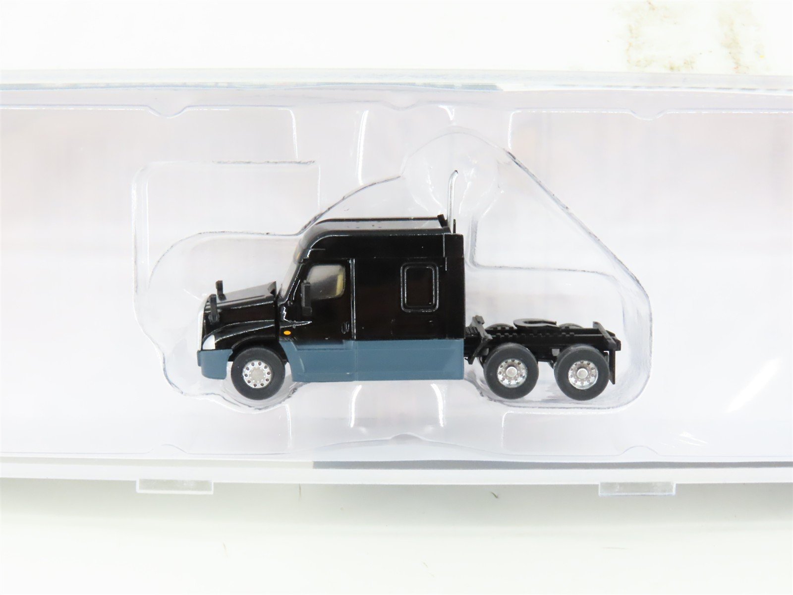 N Scale TrainWorx 42531 Freightliner Cascadia Mid Roof Semi Truck