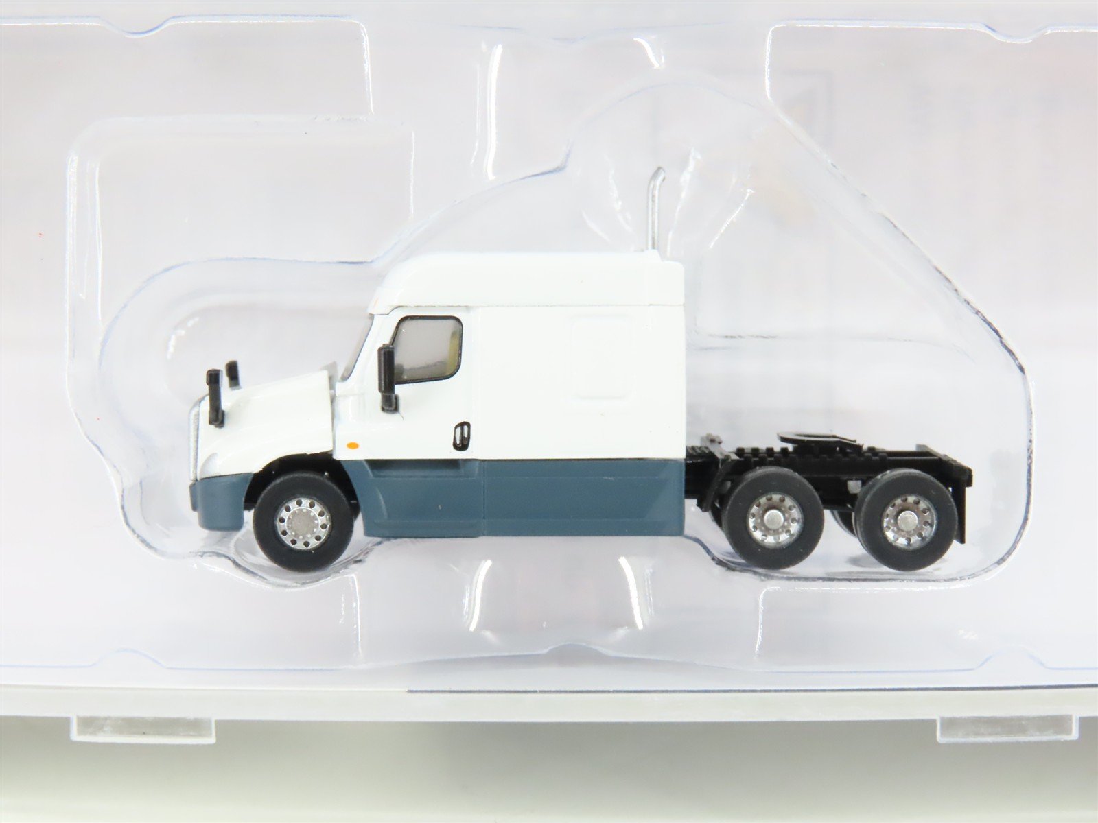 N Scale TrainWorx 42532 Freightliner Cascadia Mid Roof Semi Truck