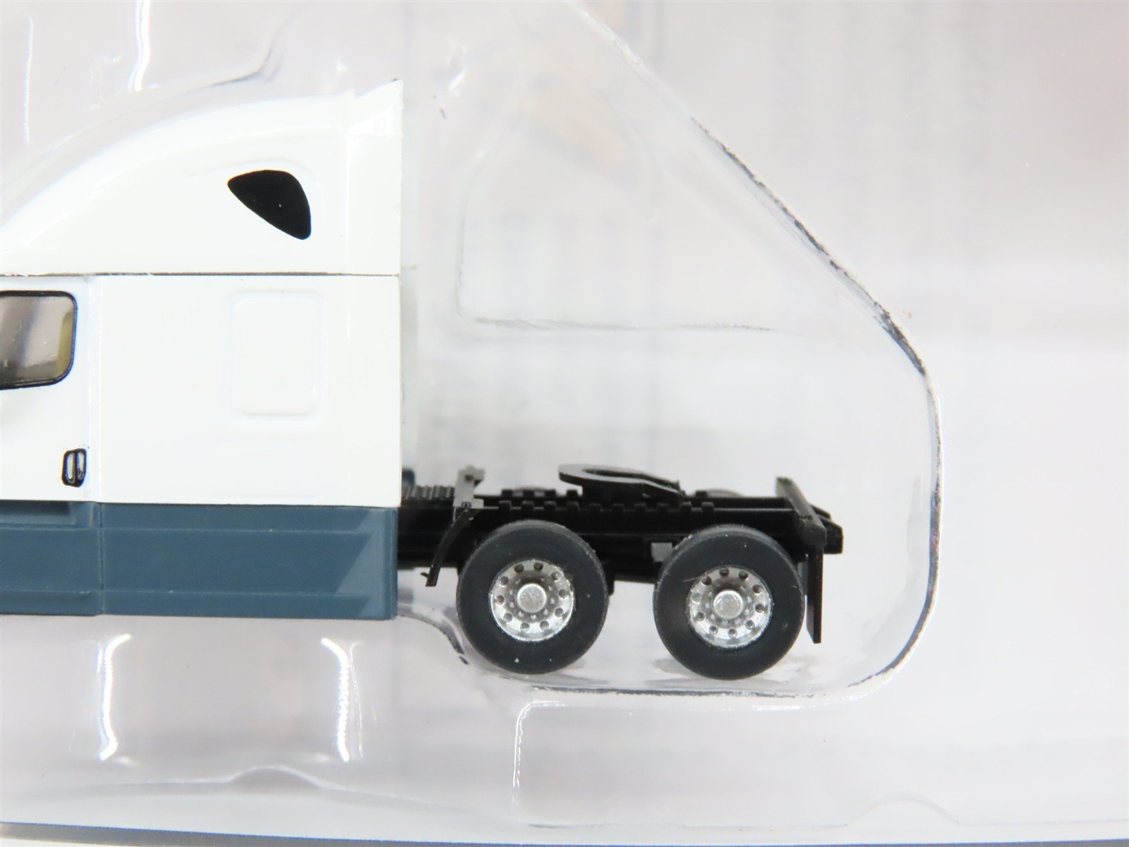 N Scale TrainWorx 42542 Freightliner Cascadia Raised Roof Semi Truck