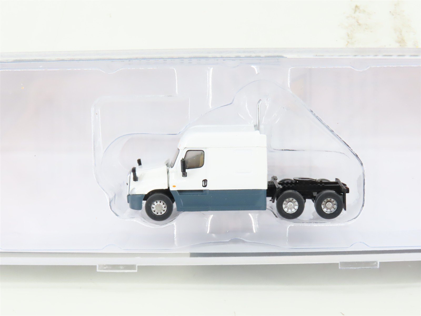N Scale TrainWorx 42532 Freightliner Cascadia Mid Roof Semi Truck
