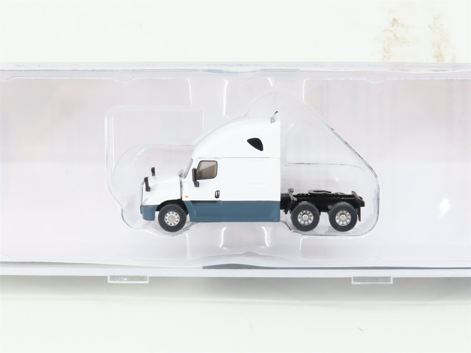 N Scale TrainWorx 42542 Freightliner Cascadia Raised Roof Semi Truck