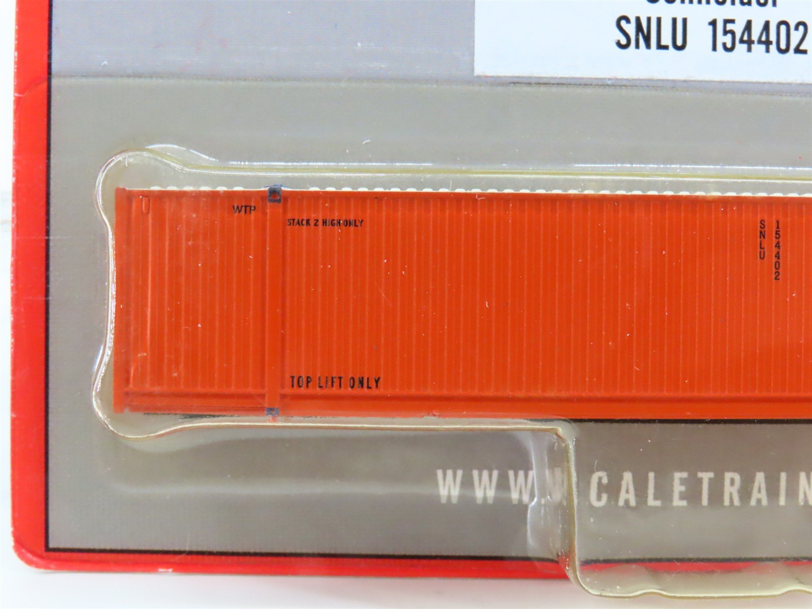 N Scaletarins.com SXT10667 SNLU Schneider 53' Container #154402