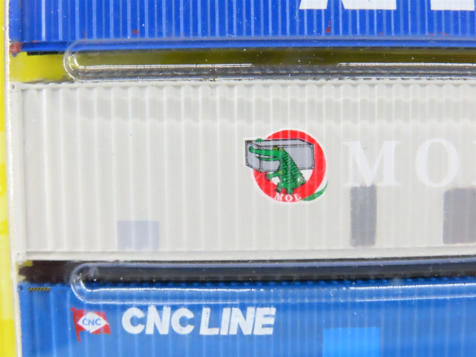 N Scale Athearn ATH17645 Assorted 40' Corrugated Container 3-Pack