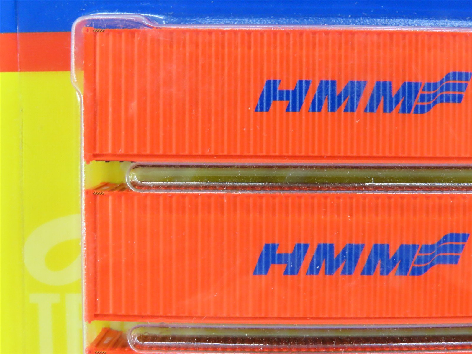 N Scale Athearn ATH17648 HMM Hyundai Merchant 40' Corrugated Container 3-Pack
