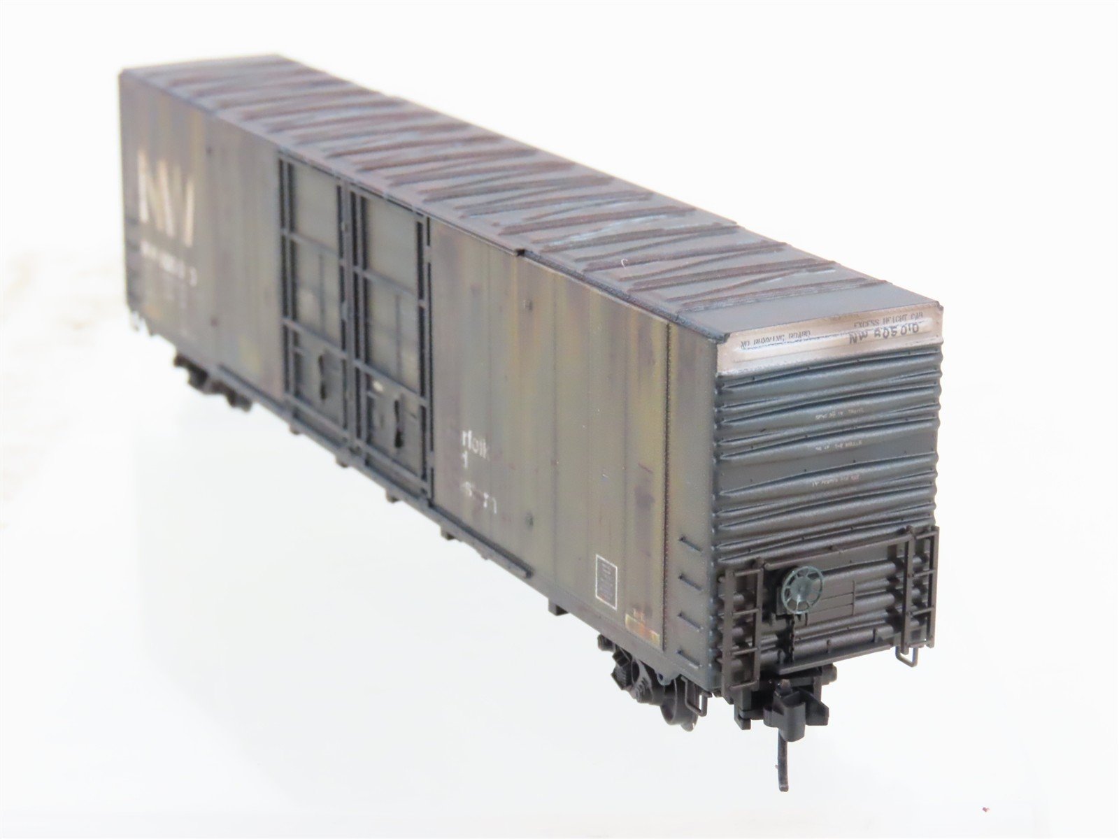 N Micro-Trains MTL 10244040 N&W Norfolk & Western 60' Boxcar #605010 Weathered