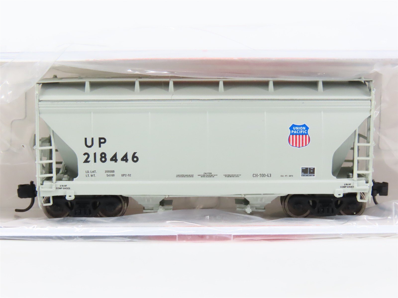 N Scale InterMountain 66539-03 UP Union Pacific 2-Bay Covered Hopper #218446