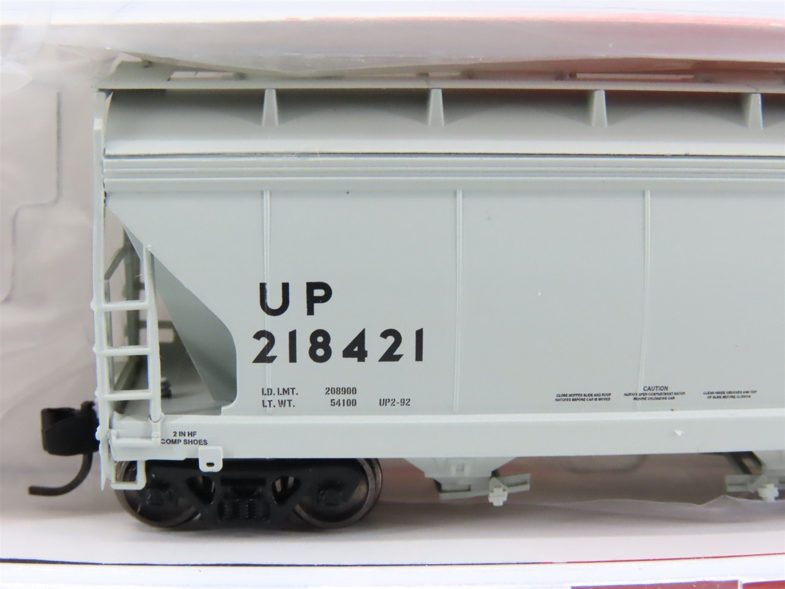N Scale InterMountain 66539-02 UP Union Pacific 2-Bay Covered Hopper #218421
