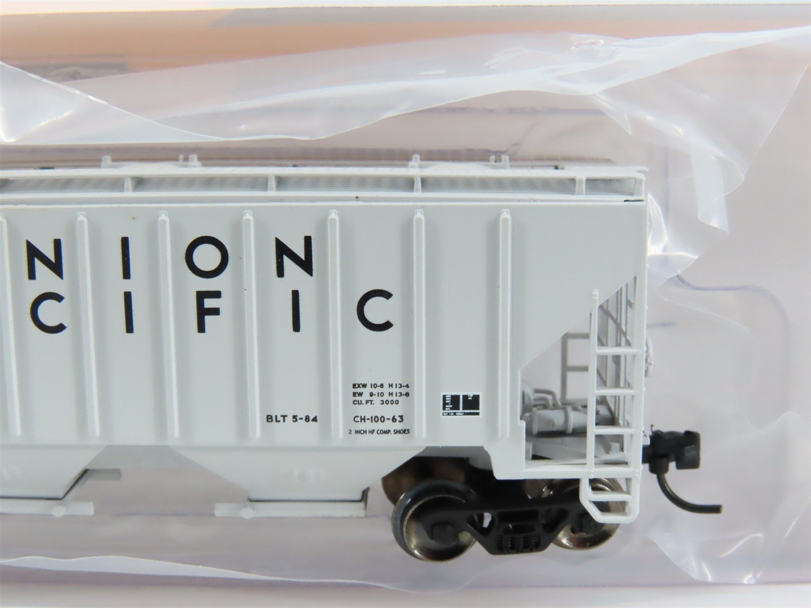N Fox Valley Models FVM 85407-3 MP Union Pacific 2-Bay Covered Hopper #705332