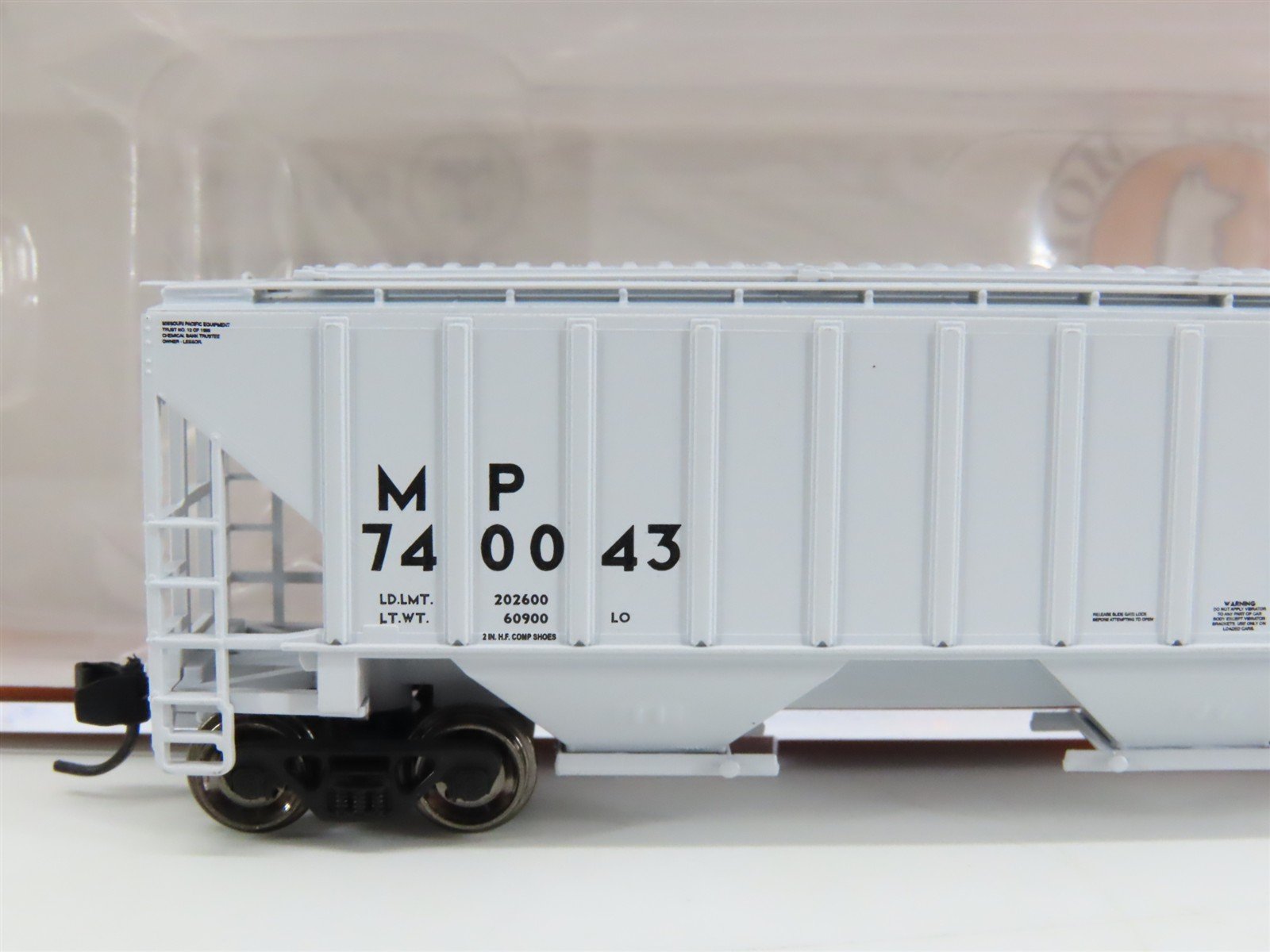 N Fox Valley Models FVM 85210-3 MP (UP) Missouri Pacific 3-Bay Hopper #740043