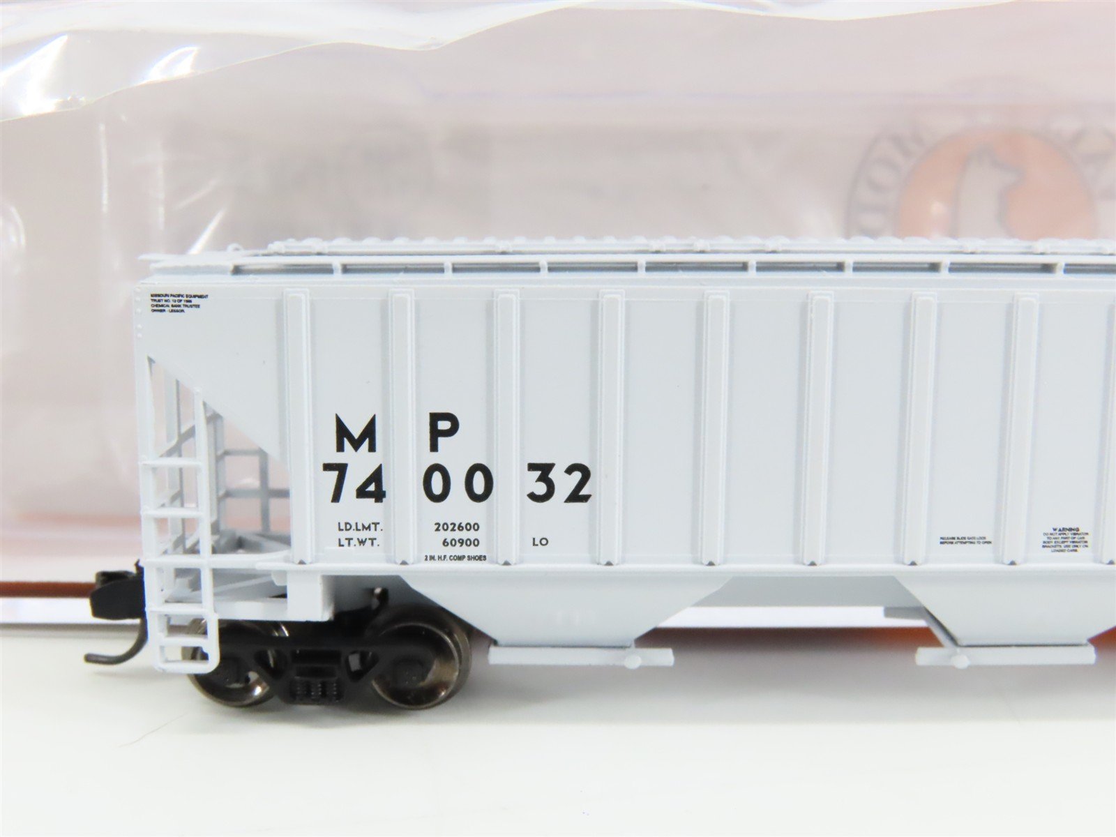 N Fox Valley Models FVM 85210-2 MP (UP) Missouri Pacific 3-Bay Hopper #740032