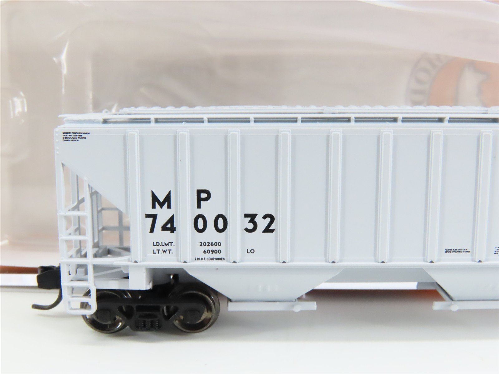 N Fox Valley Models FVM 85210-2 MP (UP) Missouri Pacific 3-Bay Hopper #740032