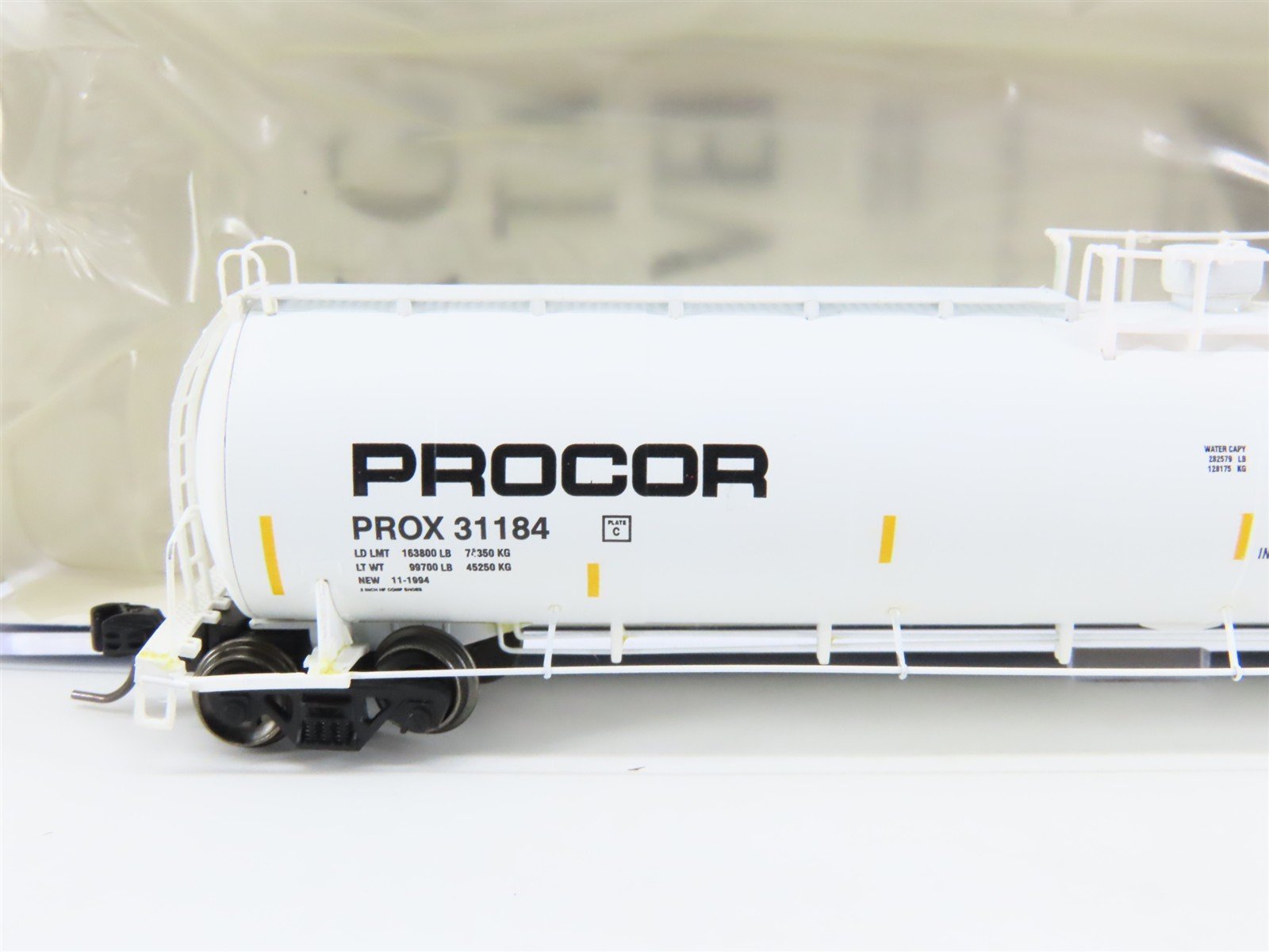 N Scale Athearn ATH23537 PROX Procor UTC 33K LPG Tank Car 