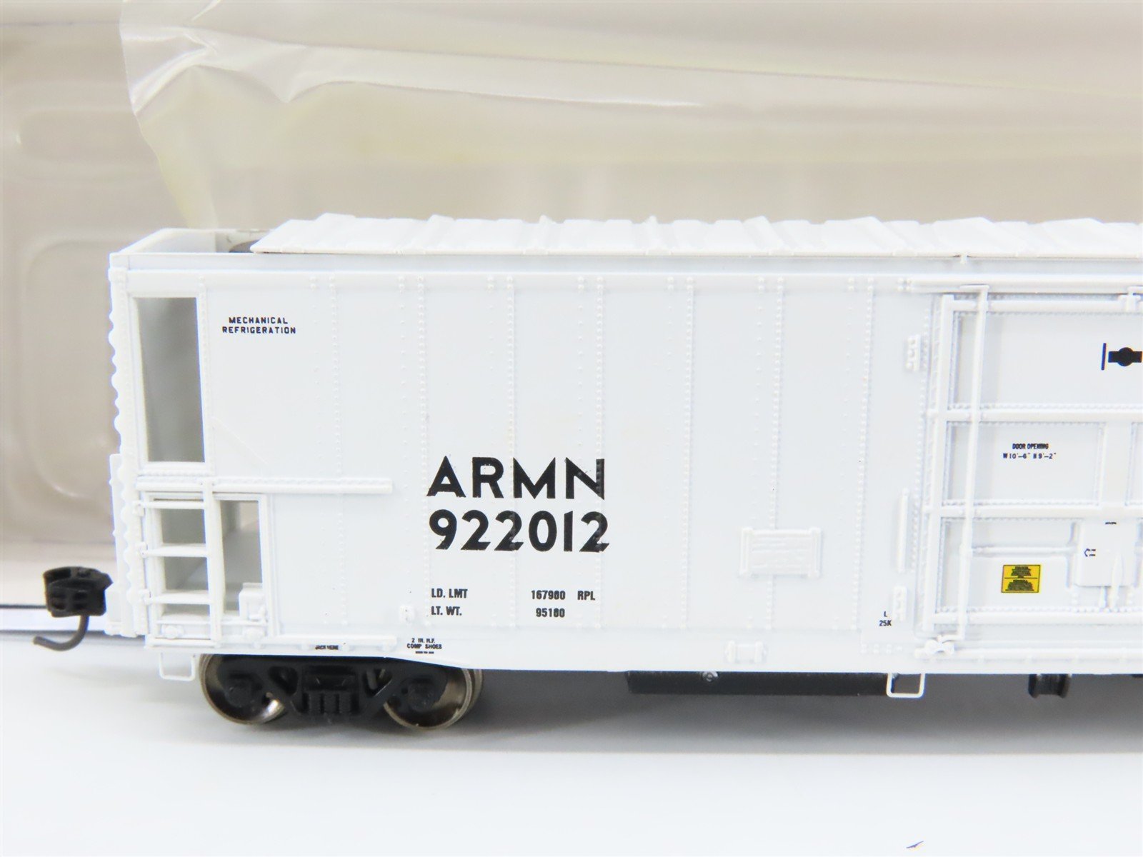 N Athearn ATH24795 ARMN Union Pacific Chilled Express 57' FGE Reefer #922012