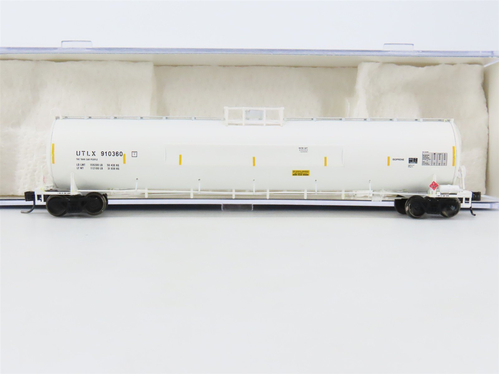 N Scale Athearn ATH23531 UTLX 33K LPG Tank Car 