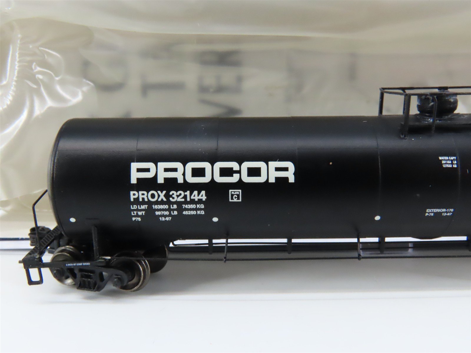 N Scale Athearn ATH23540 PROX Procor UTC 33K LPG Tank Car 
