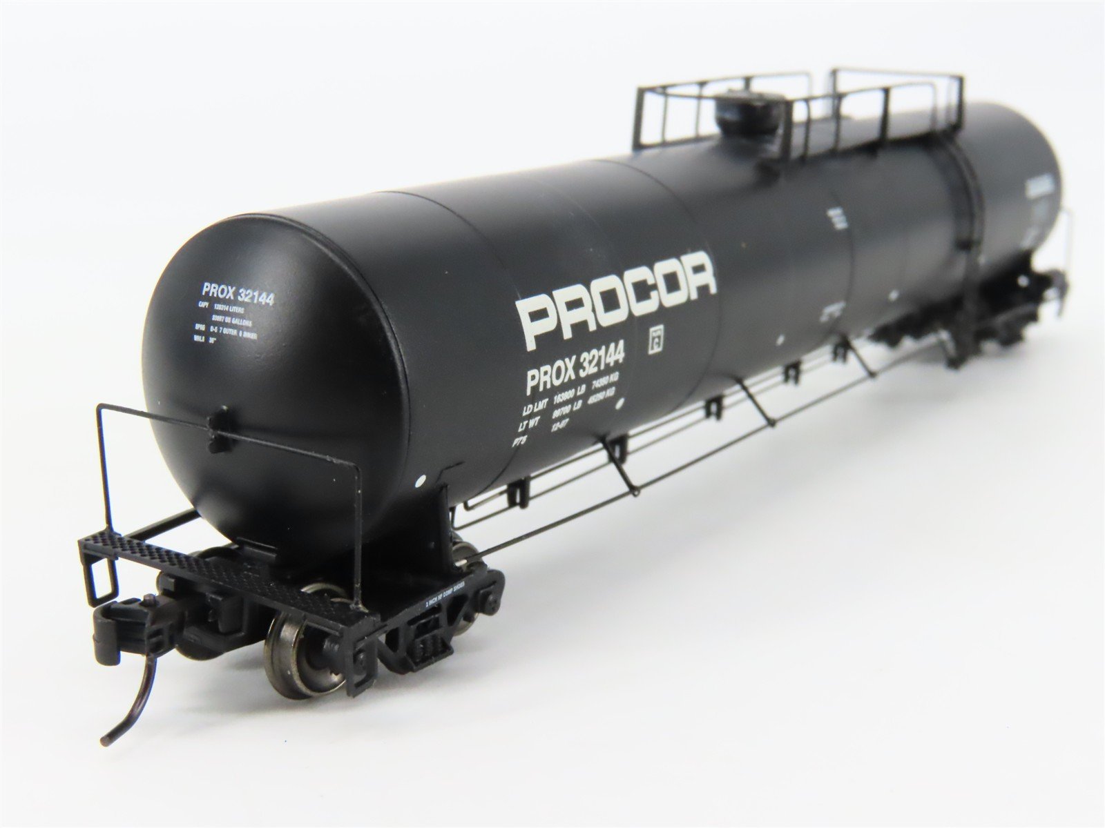 N Scale Athearn ATH23540 PROX Procor UTC 33K LPG Tank Car 