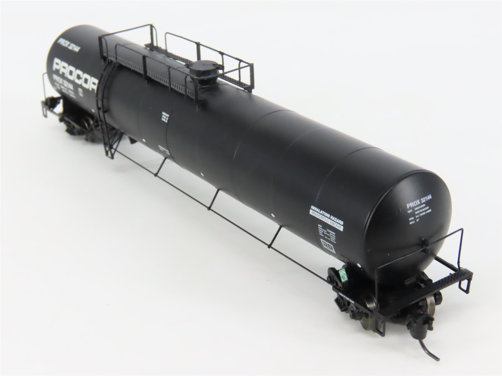 N Scale Athearn ATH23540 PROX Procor UTC 33K LPG Tank Car 