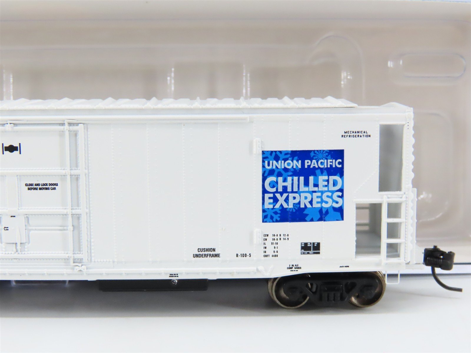 N Athearn ATH24796 ARMN Union Pacific Chilled Express 57' FGE Reefer #922036