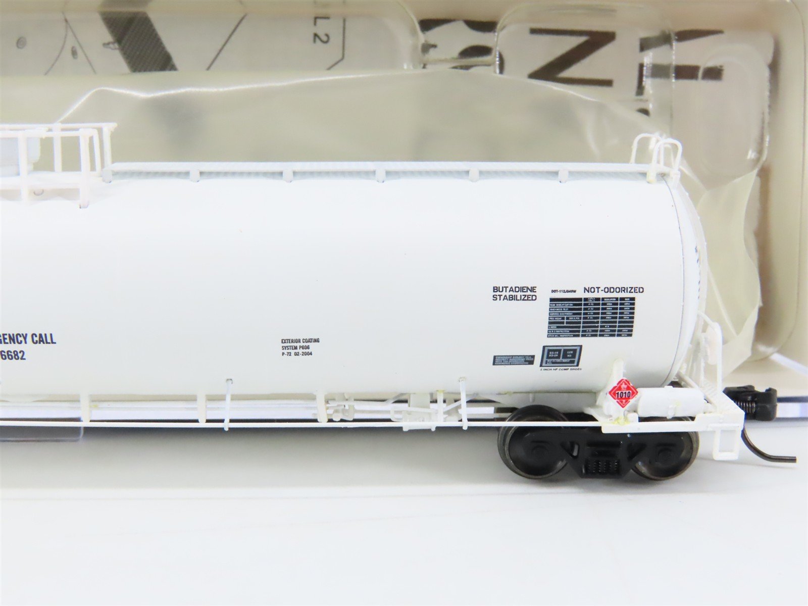 N Scale Athearn ATH23538 PROX Procor UTC 33K LPG Tank Car 
