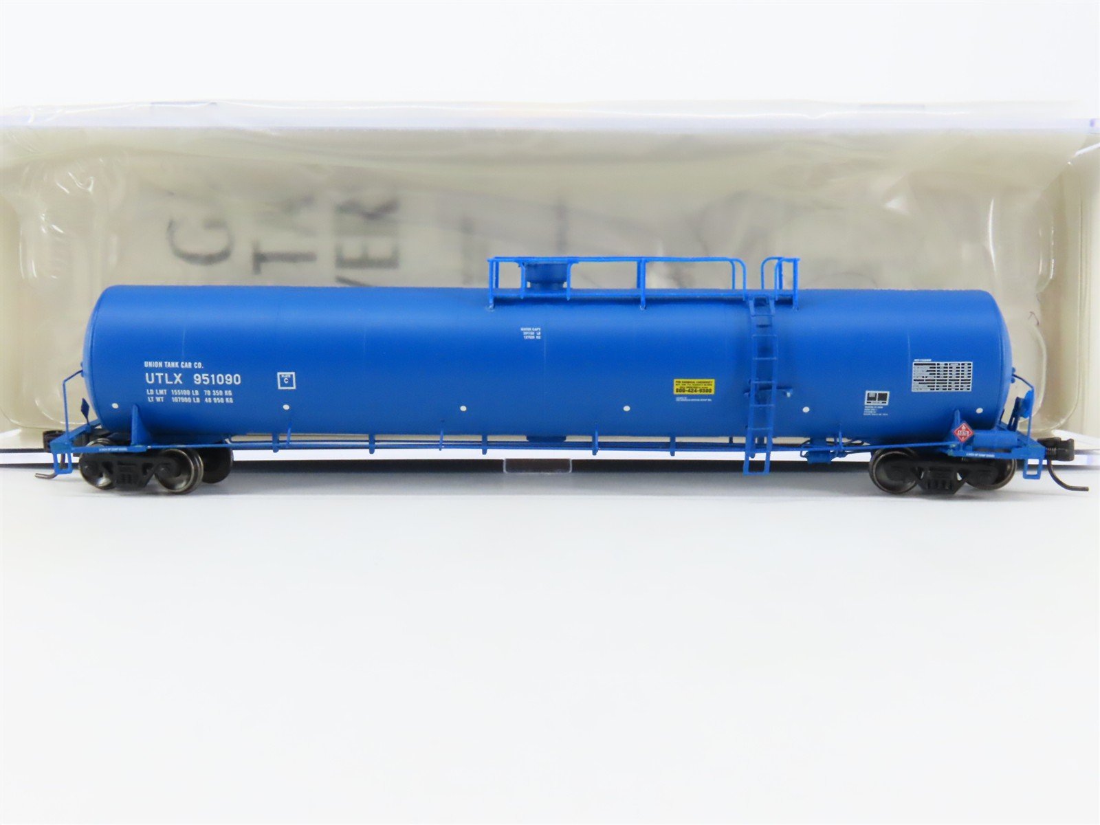 N Scale Athearn ATH23546 UTLX UTC 33K LPG Tank Car 