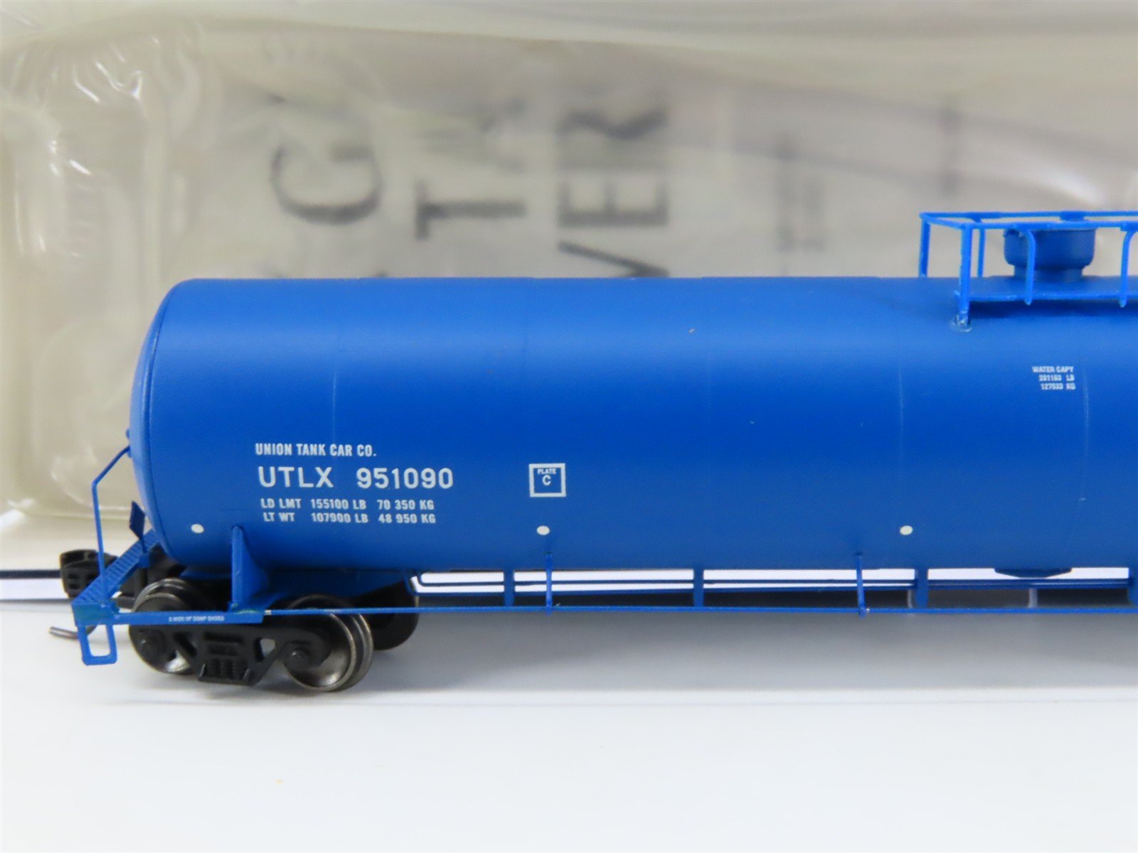 N Scale Athearn ATH23546 UTLX UTC 33K LPG Tank Car 